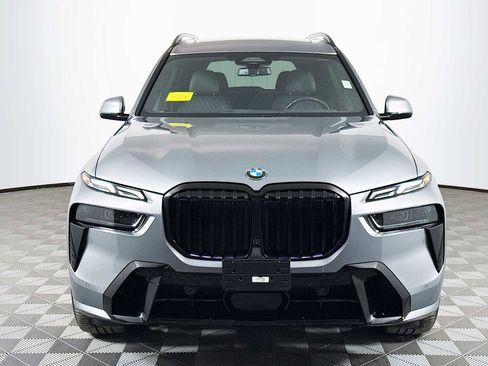 Used 2024 BMW X7 xDrive40i w/ Executive Package image 2