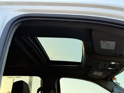 Used 2023 GMC Sierra 3500 SLT w/ SLT Convenience Package image 21