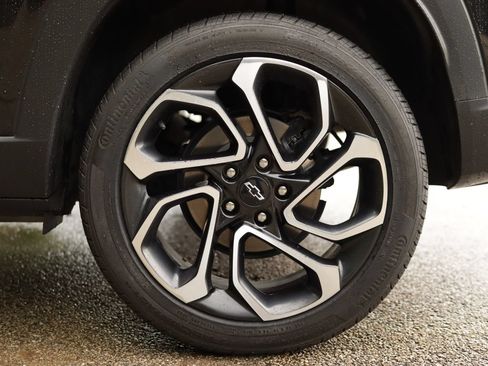 Used 2025 Chevrolet Trax RS w/ Sunroof Package FWD image 36