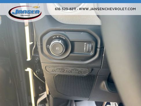 Used 2024 Jeep Wrangler Unlimited Sahara w/ Dual Top Group AWD/4WD image 18