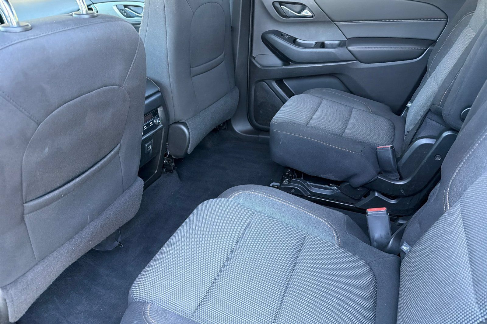 Used 2019 Chevrolet Traverse LT AWD/4WD image 12