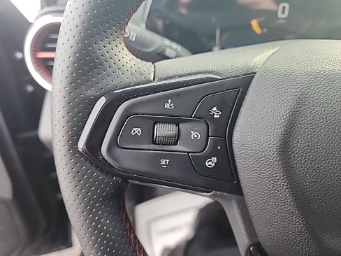 Used 2025 Chevrolet Trax RS w/ Driver Confidence Package FWD image 14