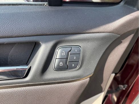 Used 2018 Lincoln MKC Reserve w/ Lincoln MKC Climate Package FWD image 24