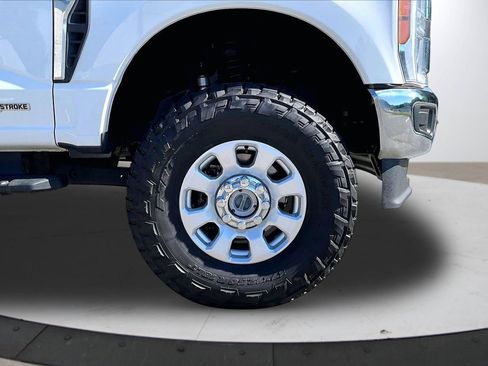 Used 2023 Ford F250 XLT AWD/4WD image 31