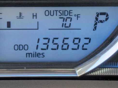 Used 2015 Toyota RAV4 Limited image 12