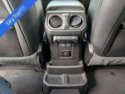 Used 2022 Jeep Wrangler Unlimited Sahara w/ LED Lighting Group AWD/4WD image 12