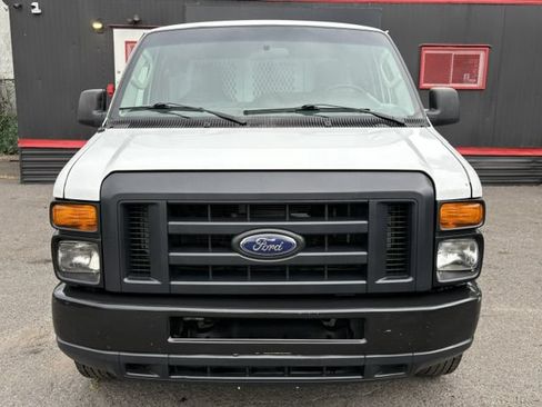 Used 2013 Ford E-250 and Econoline 250 Extended w/ Commercial Cargo Van Pkg RWD image 4