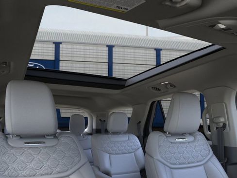 New 2026 Ford Explorer Platinum w/ LUX Leather Package AWD/4WD image 22