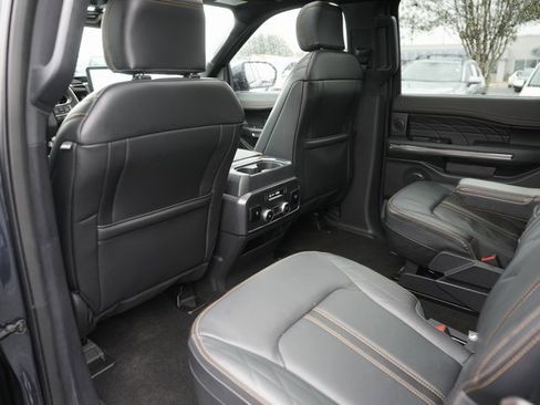 Certified 2023 Ford Expedition Platinum image 12