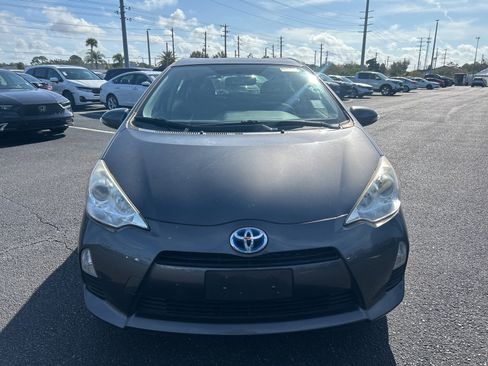 Used 2013 Toyota Prius C Two image 2