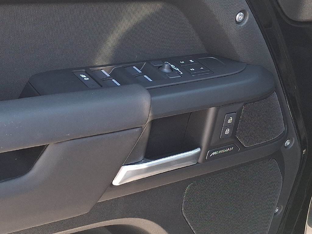 New 2026 Land Rover Defender 110 S AWD/4WD image 8