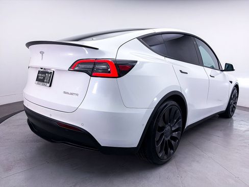 Used 2022 Tesla Model Y Performance AWD/4WD image 15