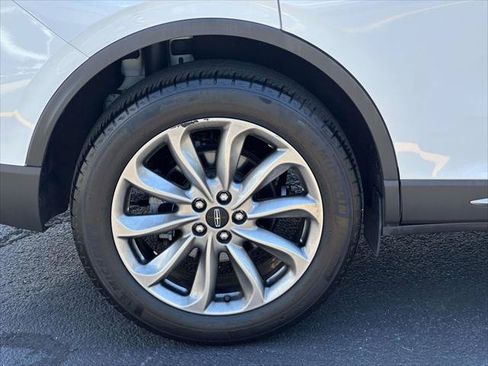 Used 2022 Lincoln Corsair AWD w/ Premium Package image 11
