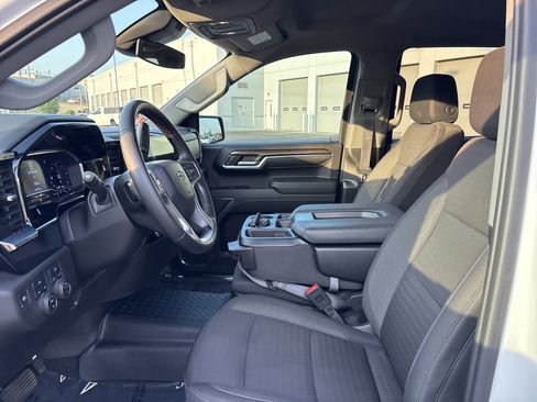 Used 2024 Chevrolet Silverado 1500 RST AWD/4WD image 18