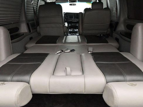 Used 2017 GMC Savana 2500 RWD image 12