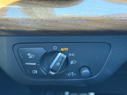 Used 2023 Audi Q5 2.0T Premium w/ Convenience Package image 24