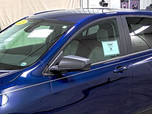 Used 2023 Chevrolet Equinox LS w/ LS Convenience Package image 8