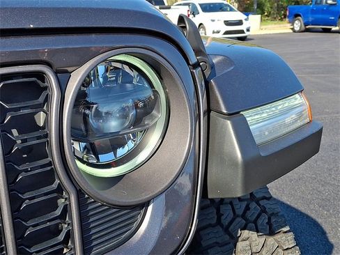 Used 2024 Jeep Gladiator Rubicon image 10