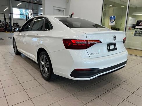 Used 2024 Volkswagen Jetta SE FWD image 5