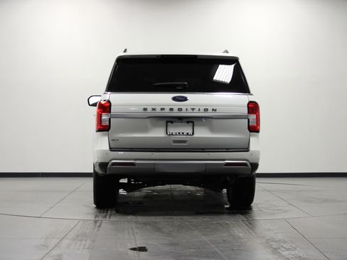 Used 2024 Ford Expedition XLT image 5