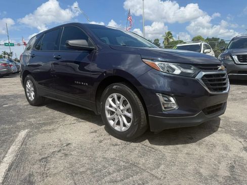 Used 2018 Chevrolet Equinox LS FWD image 3