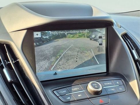 Used 2019 Ford Escape SE FWD image 8