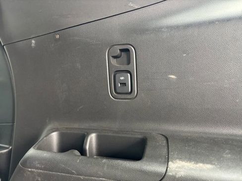 Used 2023 Chevrolet Traverse LT image 24