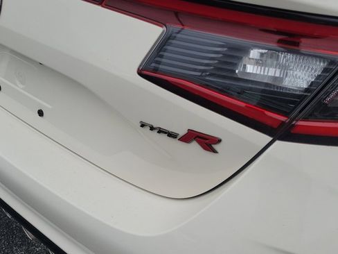 Used 2023 Honda Civic Type R image 5
