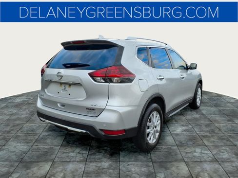 Used 2020 Nissan Rogue SV AWD/4WD image 3