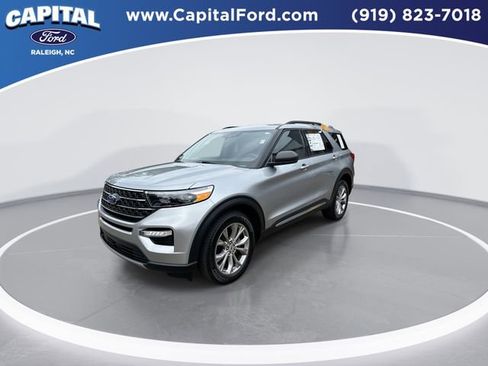 Certified 2023 Ford Explorer XLT w/ Equipment Group 202A image 4