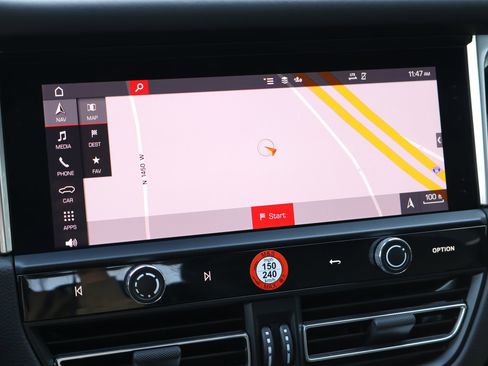 Certified 2023 Porsche Macan Turbo AWD/4WD image 20