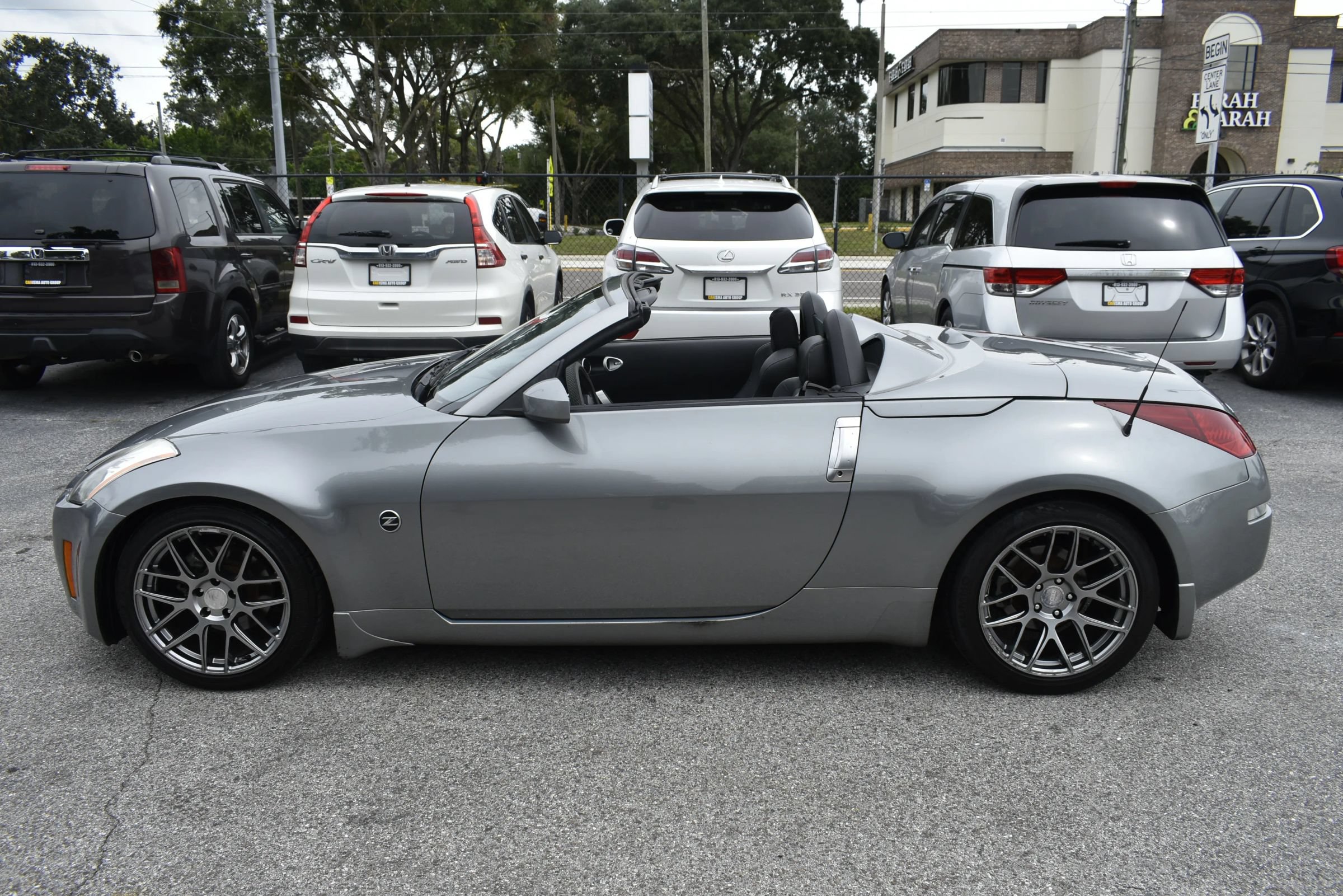 Used 2004 Nissan 350Z Touring RWD image 4