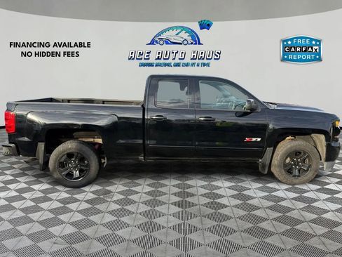 Used 2017 Chevrolet Silverado 1500 LT w/ Midnight Edition image 8