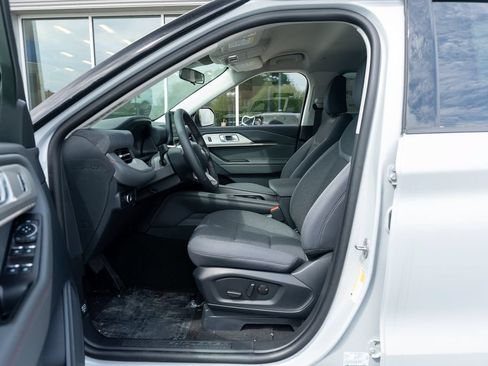 New 2026 Ford Explorer Active AWD/4WD image 11