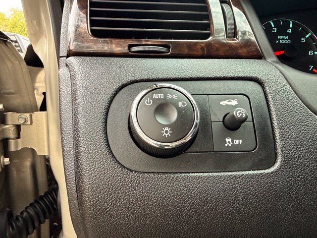 Used 2012 Chevrolet Impala LT FWD image 13