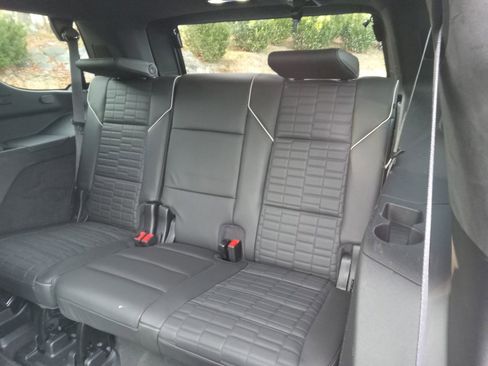 Used 2024 Cadillac Escalade Sport Platinum w/ LPO, ONYX Package image 23