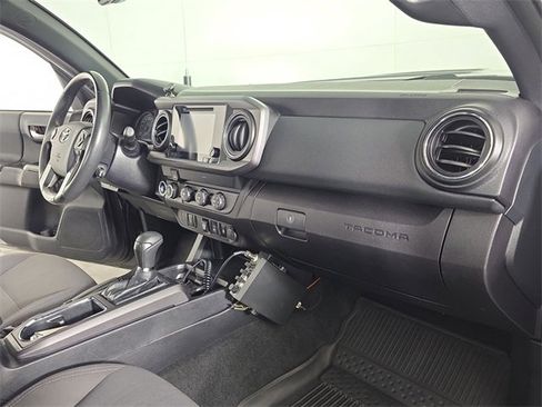 Used 2019 Toyota Tacoma TRD Sport image 20