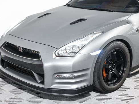Used 2015 Nissan GT-R Black Edition AWD/4WD image 21
