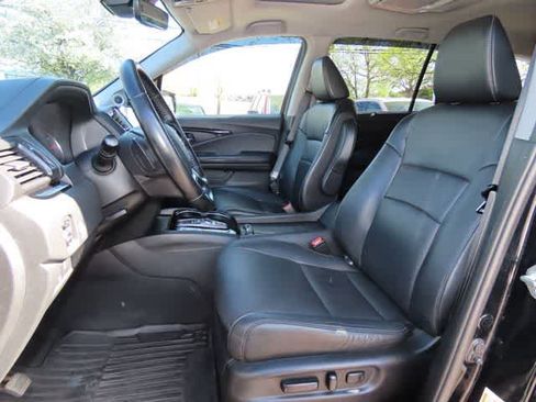 Certified 2019 Honda Pilot Touring image 13