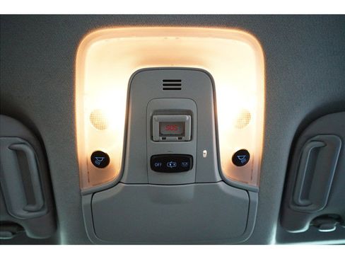 Used 2020 Toyota Prius L Eco w/ Carpet Mat Package image 28