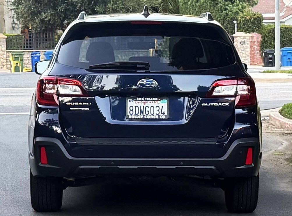 Used 2018 Subaru Outback 2.5i Touring AWD/4WD image 6