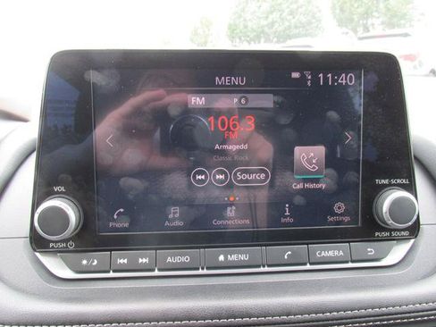 Used 2023 Nissan Rogue S AWD/4WD image 11