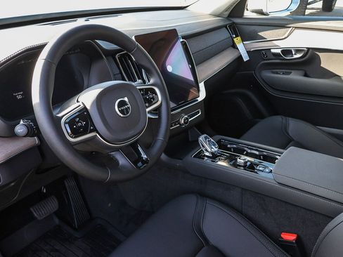 New 2026 Volvo XC90 B5 Core w/ Protection Package Premier image 28