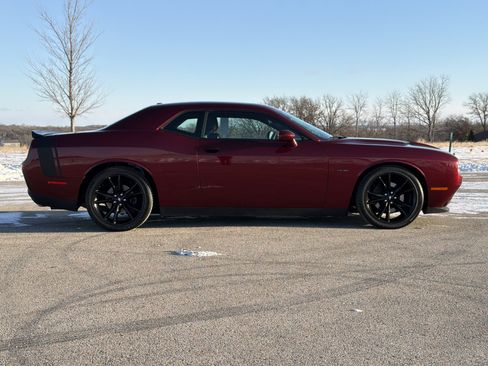 Used 2018 Dodge Challenger R/T w/ Blacktop Package image 10