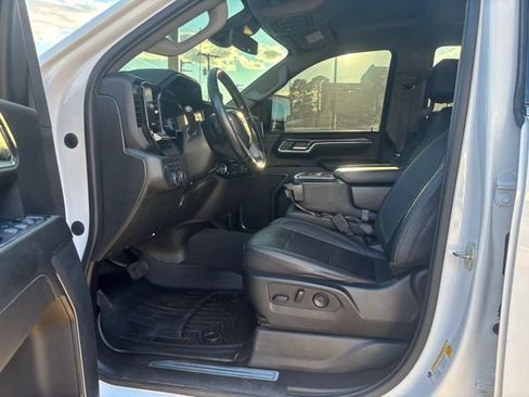 Used 2024 Chevrolet Silverado 2500 LTZ image 2