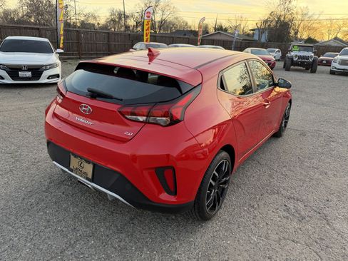 Used 2019 Hyundai Veloster 2.0 image 4