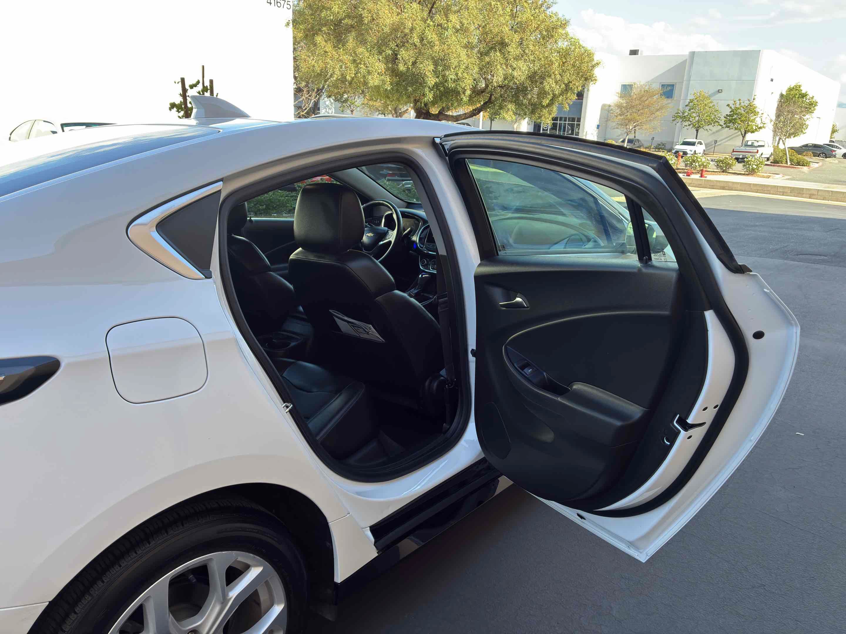 Used 2018 Chevrolet Volt Premier FWD image 46