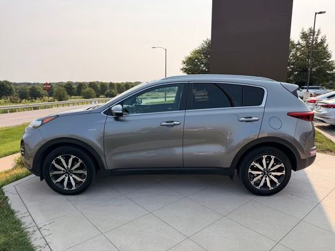 Used 2017 Kia Sportage EX w/ EX Premium Package AWD/4WD image 6