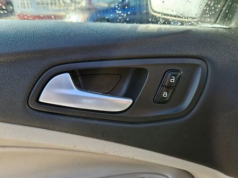 Used 2013 Ford Escape SE image 16