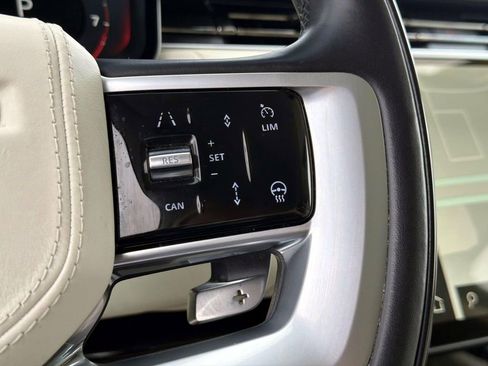Used 2024 Land Rover Range Rover SE image 30